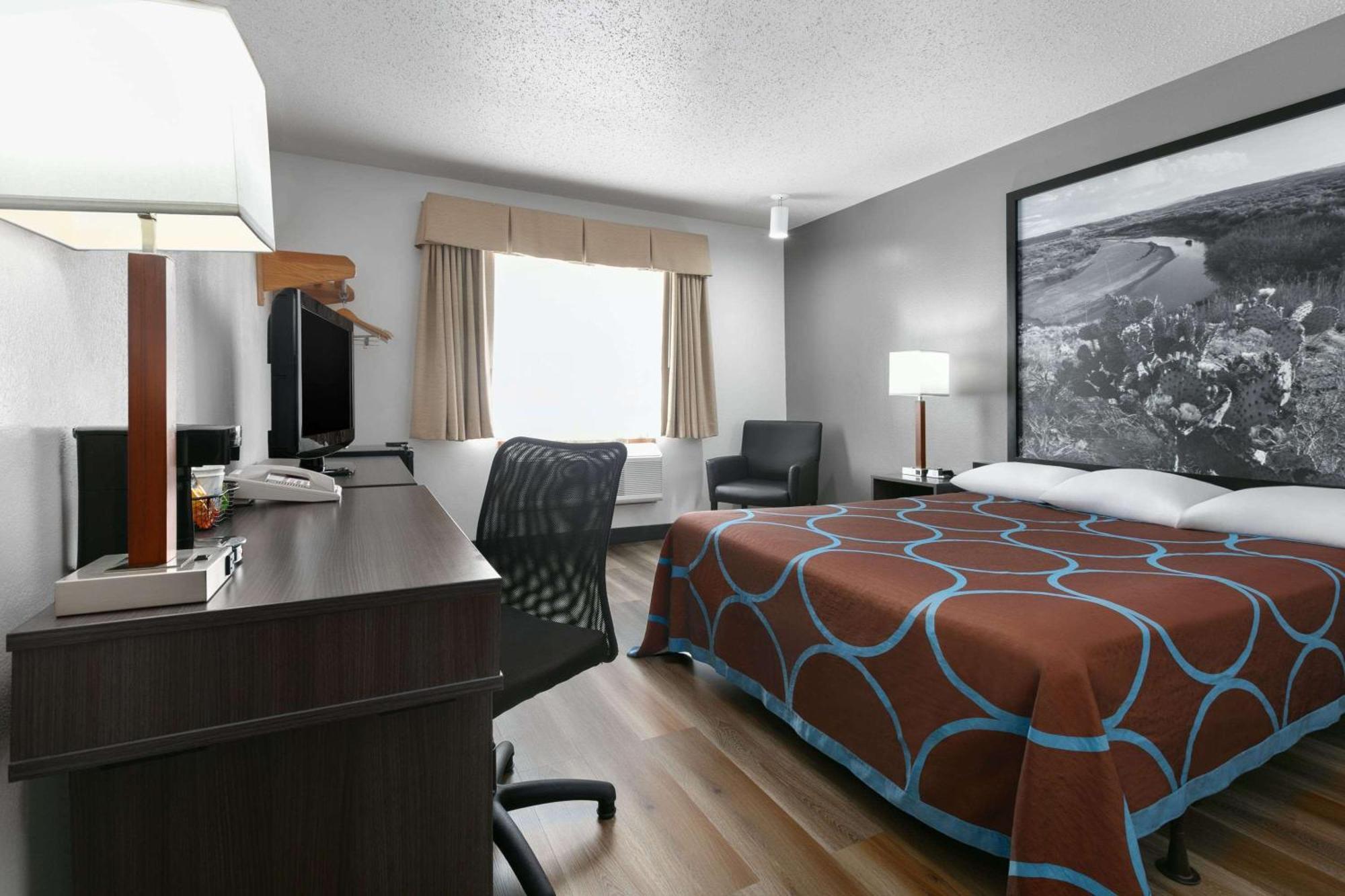 Super 8 By Wyndham Grapevine/Dfw Airport Northwest Hotel Ngoại thất bức ảnh